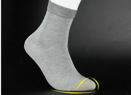 怕脫鞋后腳臭熏壞妹子 這款潛艇兵襪完美解決難題