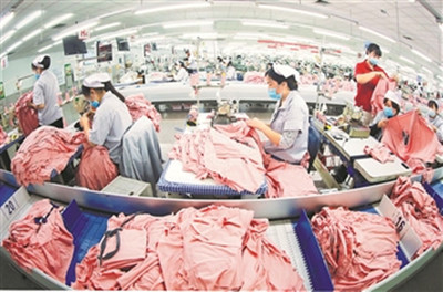 紡企訂單紛至沓來，工人生產熱潮涌動，服裝產業迎來復蘇春風